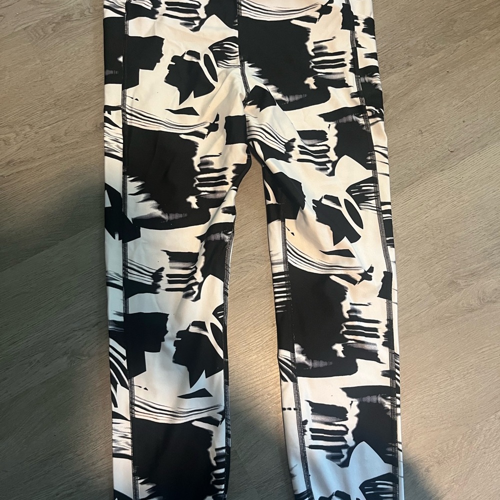 Under Armour Black and White Leggings